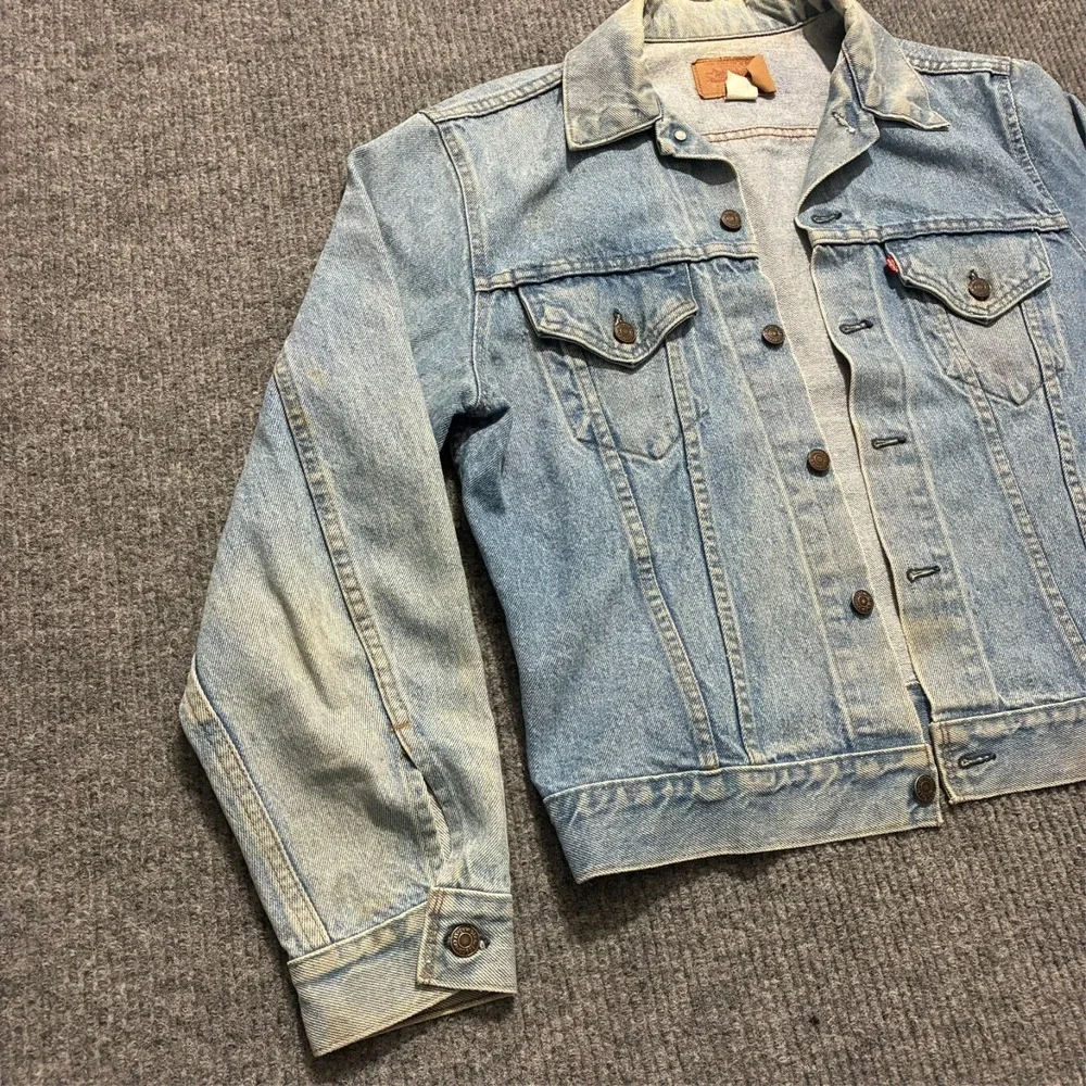 Vintage‎ Levis Mens Denim Trucker Jacket Size 44 Button Front USA Leather Patch
